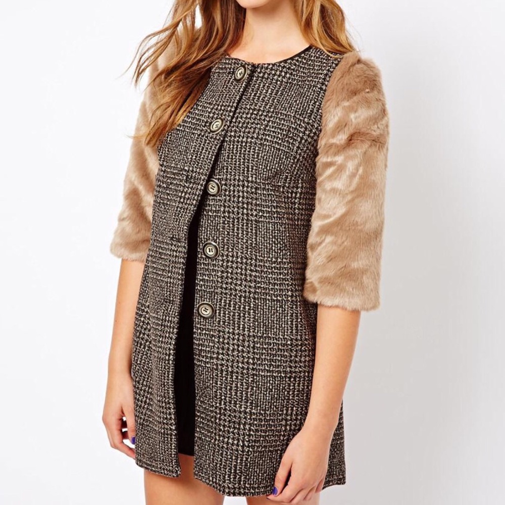 Darling- coat with faux fur sleeves in brown